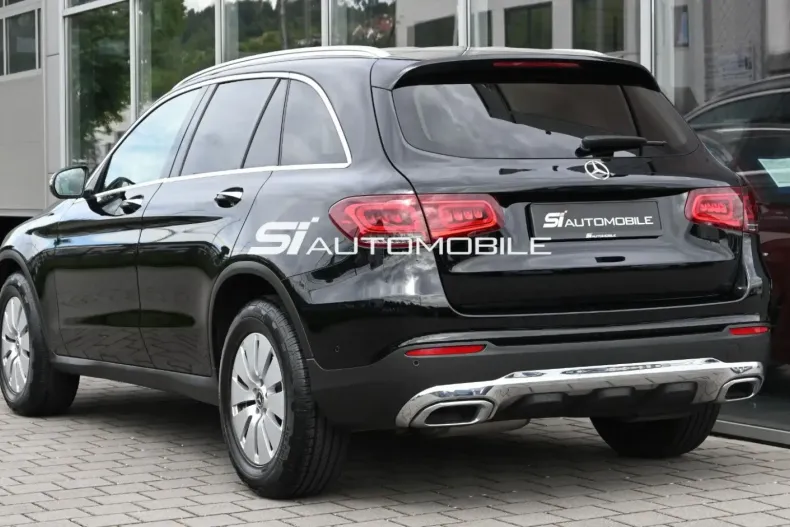 Mercedes-Benz GLC 300 din 2021 cu 60.000 km - oferta MER108792 - foto 2