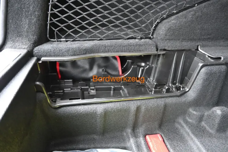 Mercedes-Benz GLC 300 din 2021 cu 60.000 km - oferta MER108792 - foto 17