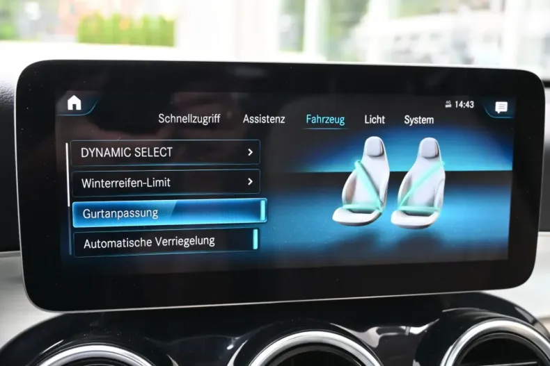 Mercedes-Benz GLC 300 din 2021 cu 60.000 km - oferta MER108792 - foto 30