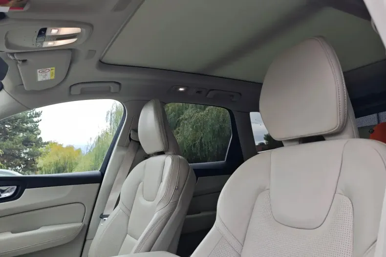 Volvo XC60 din 2024 cu 26.215 km - oferta VOL108796 - foto 10