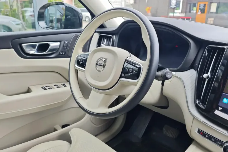 Volvo XC60 din 2024 cu 26.215 km - oferta VOL108796 - foto 14