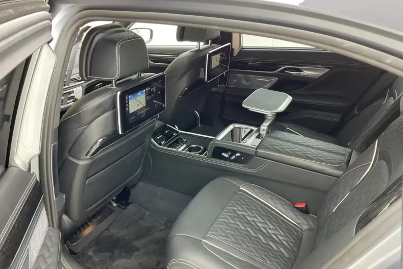 BMW 750 din 2022 cu 50.900 km - oferta BMW108828 - foto 8