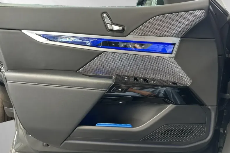 BMW i7 din 2023 cu 33.600 km - oferta BMW108844 - foto 18