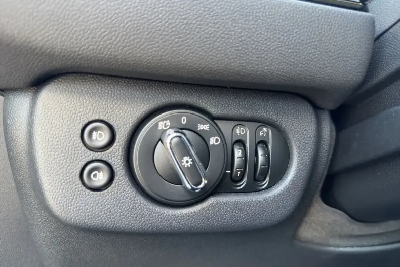 MINI Cooper S Clubman din 2023 cu 14.300 km - oferta MIN108847 - foto 17