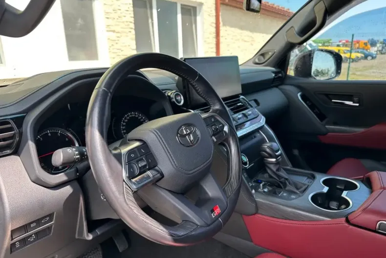Toyota Land Cruiser din 2023 cu 51.693 km - oferta TOY108849 - foto 8