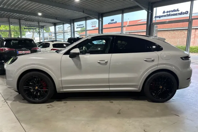 Porsche Cayenne din 2024 cu 25.800 km - oferta POR108861 - foto 4