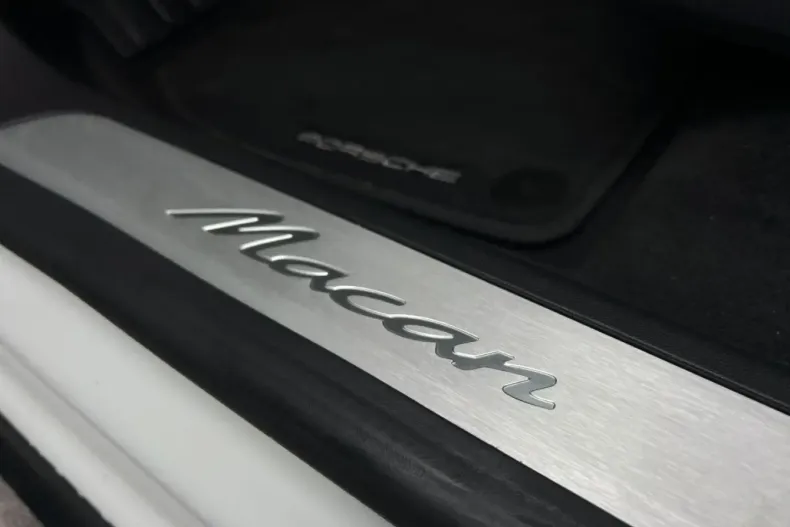 Porsche Macan din 2024 cu 15.900 km - oferta POR108869 - foto 18