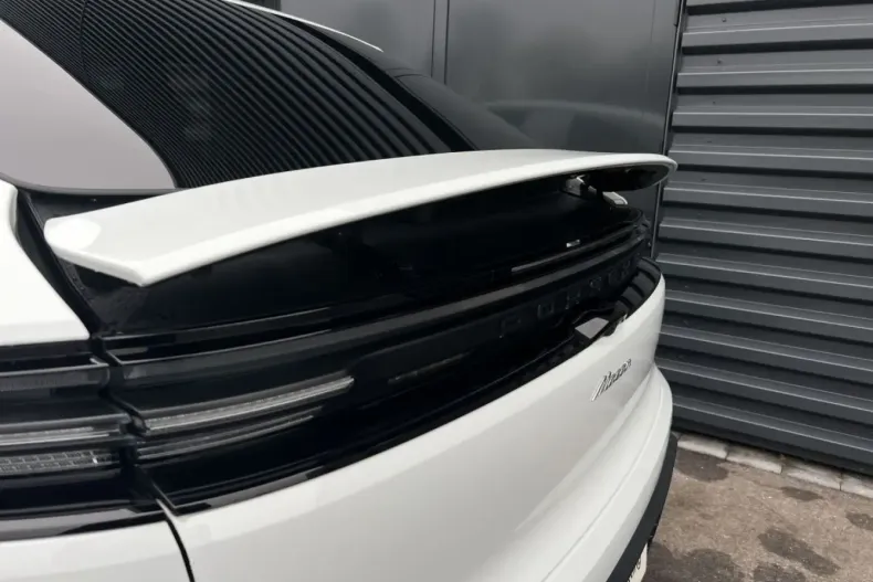 Porsche Macan din 2024 cu 15.900 km - oferta POR108869 - foto 29