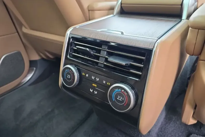 Land Rover Range Rover din 2024 cu 39.000 km - oferta LAN108872 - foto 20