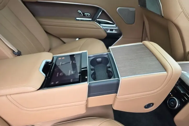 Land Rover Range Rover din 2024 cu 39.000 km - oferta LAN108872 - foto 22