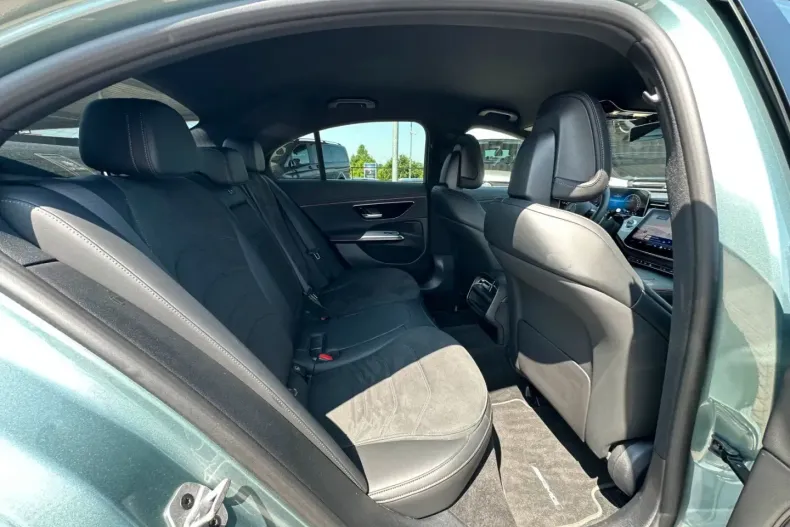 Mercedes-Benz E 300 din 2024 cu 21.670 km - oferta MER108878 - foto 10