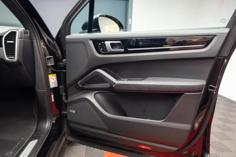 Porsche Cayenne din 2020 cu 95.000 km - oferta POR108881 - foto 30