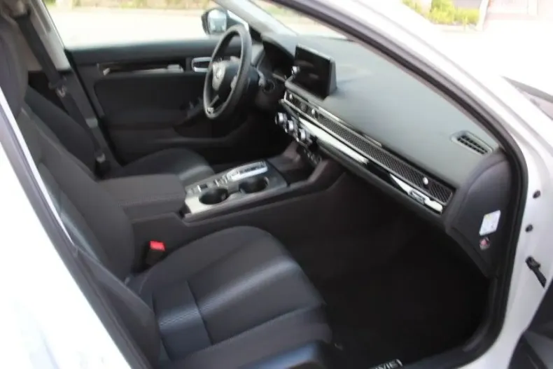 Honda Civic din 2023 cu 3.500 km - oferta HON108886 - foto 4