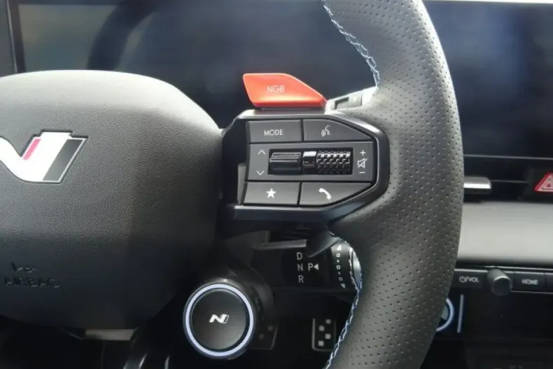 Hyundai IONIQ 5 din 2024 cu 8.500 km - oferta HYU108890 - foto 12