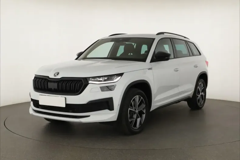 Skoda Kodiaq din 2023 cu 29.885 km - oferta SKO108901 - foto 1
