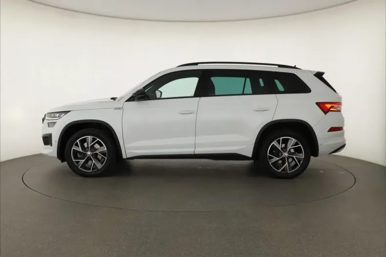 Skoda Kodiaq din 2023 cu 29.885 km - oferta SKO108901 - foto 2