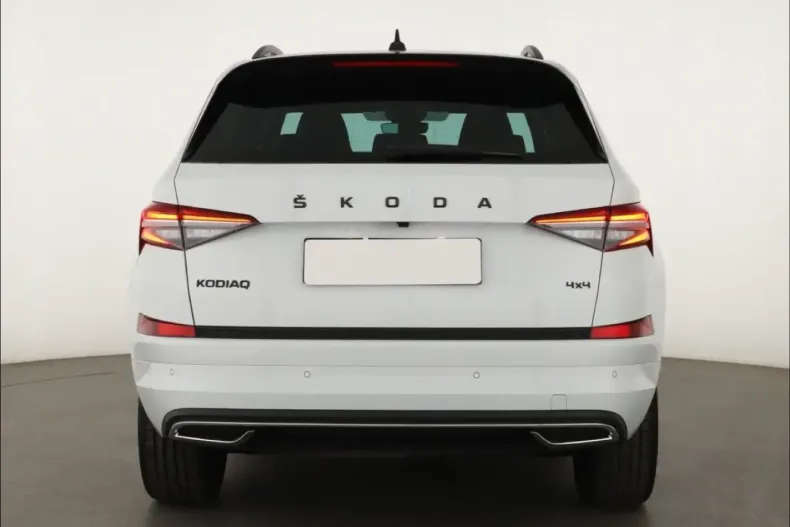 Skoda Kodiaq din 2023 cu 29.885 km - oferta SKO108901 - foto 4