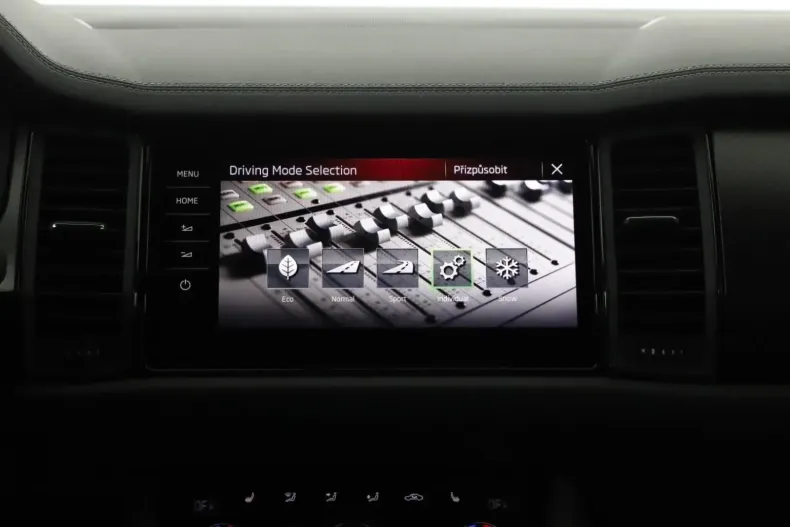 Skoda Kodiaq din 2023 cu 29.885 km - oferta SKO108901 - foto 16