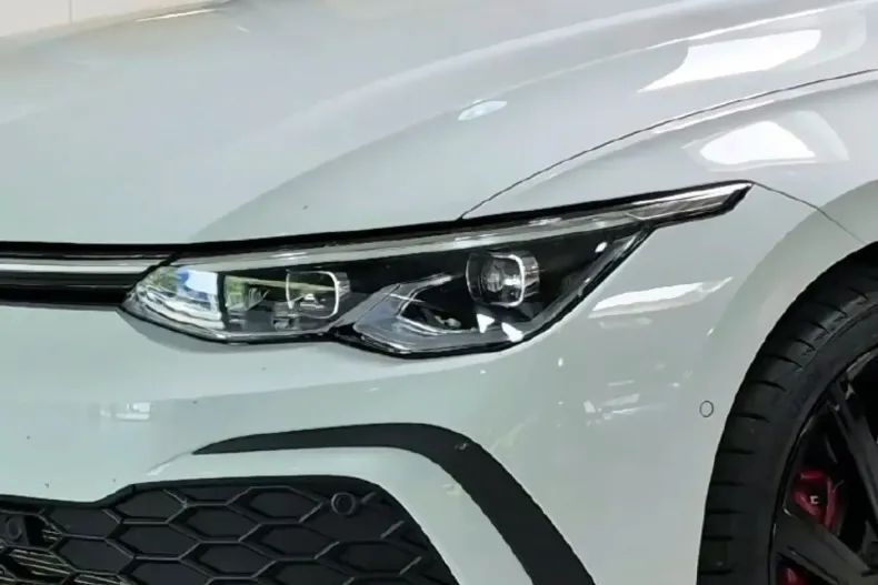 Volkswagen Golf din 2024 cu 6.200 km - oferta VOL108904 - foto 4