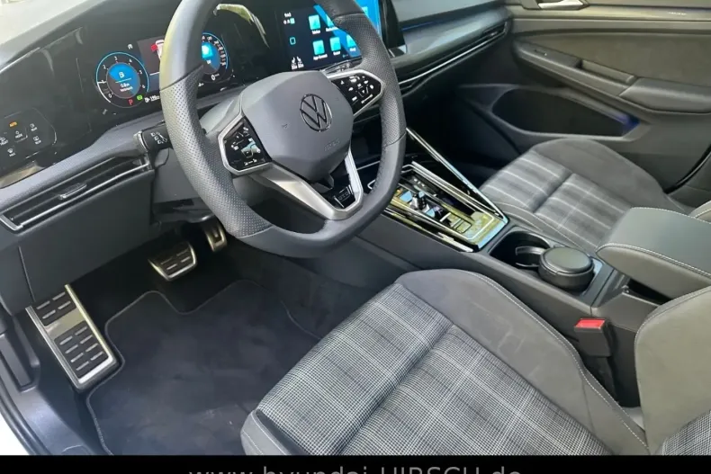 Volkswagen Golf din 2024 cu 6.200 km - oferta VOL108904 - foto 6