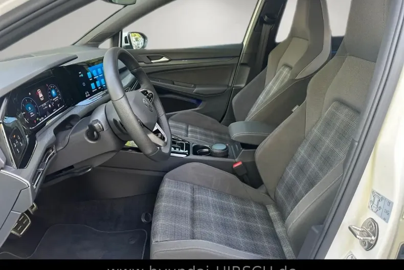 Volkswagen Golf din 2024 cu 6.200 km - oferta VOL108904 - foto 7