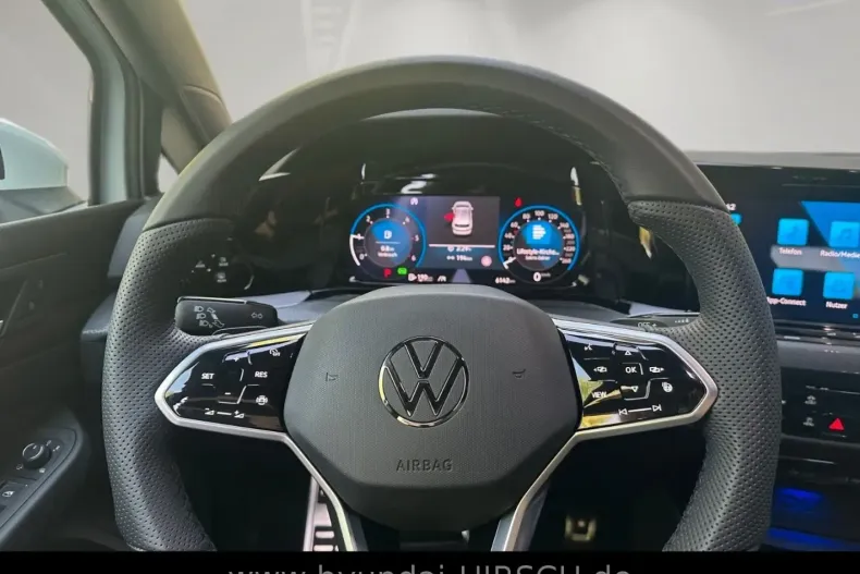 Volkswagen Golf din 2024 cu 6.200 km - oferta VOL108904 - foto 11