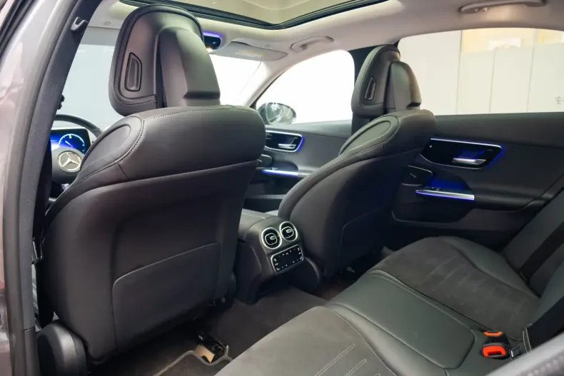 Mercedes-Benz C 300 din 2022 cu 31.500 km - oferta MER108912 - foto 26