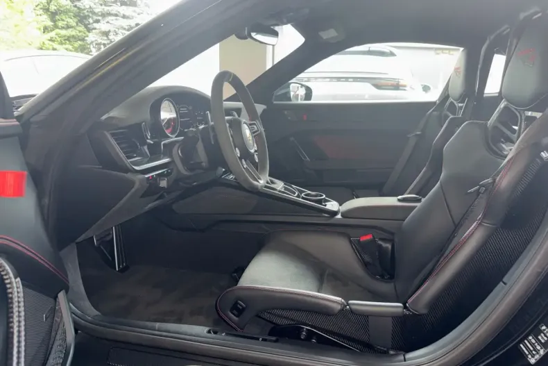 Porsche 992 din 2024 cu 1.995 km - oferta POR108920 - foto 8