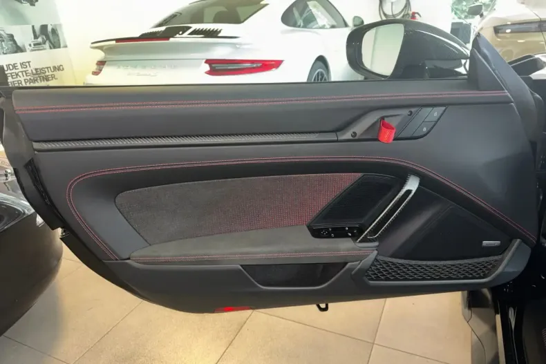 Porsche 992 din 2024 cu 1.995 km - oferta POR108920 - foto 13