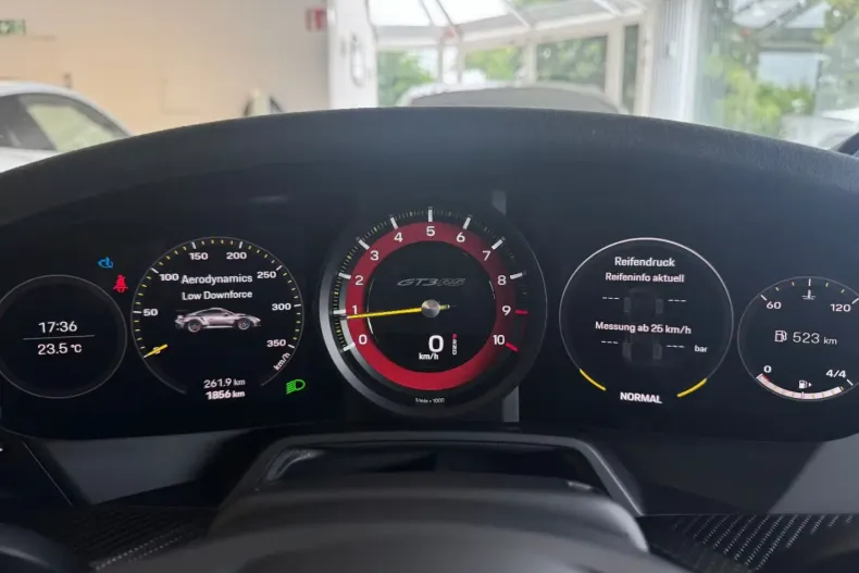 Porsche 992 din 2024 cu 1.995 km - oferta POR108920 - foto 15