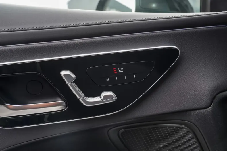 Mercedes-Benz CLE 450 din 2024 cu 6.400 km - oferta MER108921 - foto 13