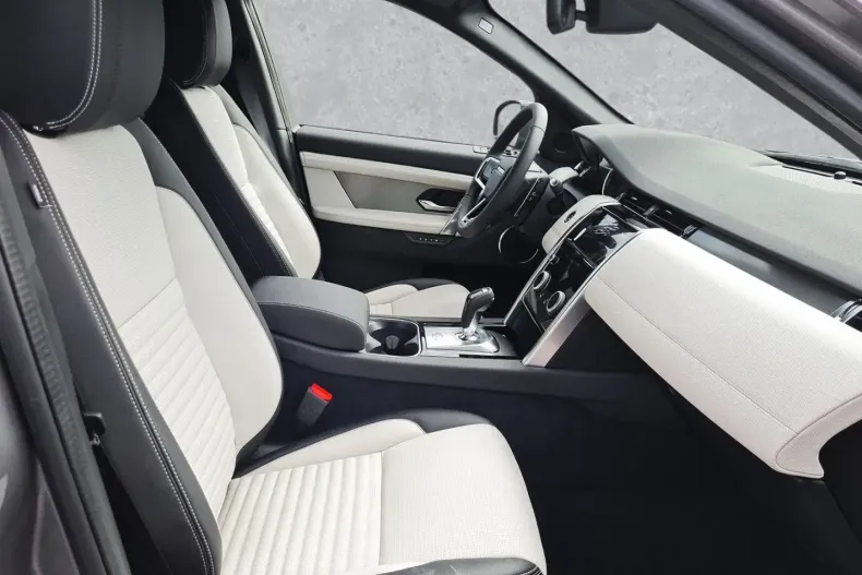 Land Rover Discovery Sport din 2024 cu 10.165 km - oferta LAN108929 - foto 1