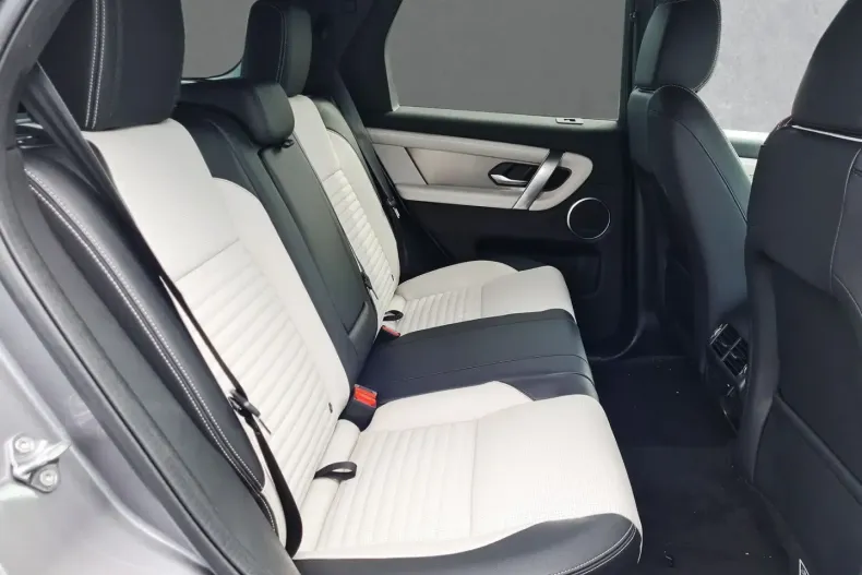 Land Rover Discovery Sport din 2024 cu 10.165 km - oferta LAN108929 - foto 8