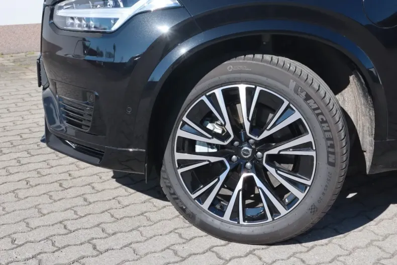 Volvo XC90 din 2024 cu 3.800 km - oferta VOL108940 - foto 3