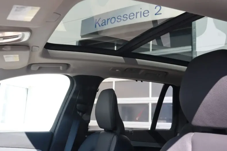 Volvo XC90 din 2024 cu 3.800 km - oferta VOL108940 - foto 5