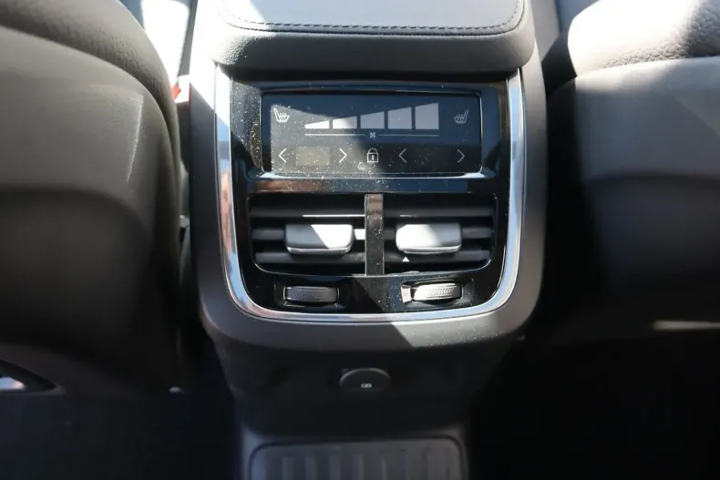 Volvo XC90 din 2024 cu 3.800 km - oferta VOL108940 - foto 7