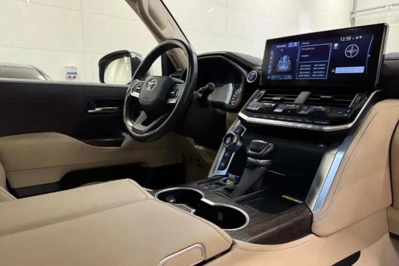 Toyota Land Cruiser din 2022 cu 38.150 km - oferta TOY108946 - foto 25