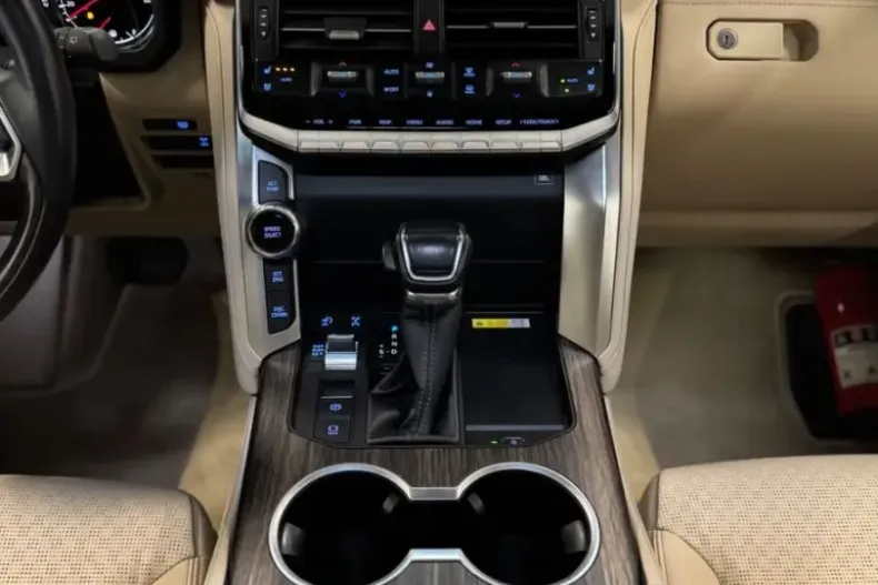 Toyota Land Cruiser din 2022 cu 38.150 km - oferta TOY108946 - foto 28