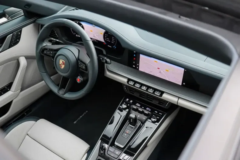 Porsche 992 din 2024 cu 4.416 km - oferta POR108947 - foto 9