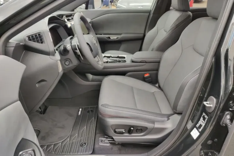 Lexus RZ din 2023 cu 1.900 km - oferta LEX108958 - foto 11