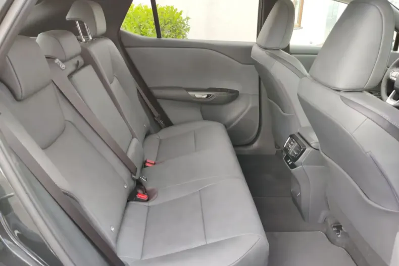 Lexus RZ din 2023 cu 1.900 km - oferta LEX108958 - foto 15