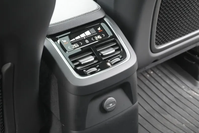 Volvo XC90 din 2021 cu 32.126 km - oferta VOL108963 - foto 29