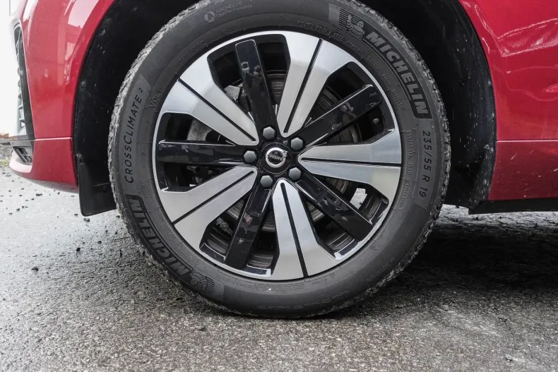 Volvo XC60 din 2023 cu 29.432 km - oferta VOL108964 - foto 3