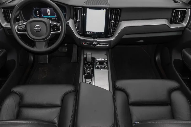 Volvo XC60 din 2023 cu 29.432 km - oferta VOL108964 - foto 7