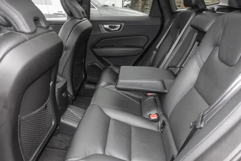 Volvo XC60 din 2023 cu 29.432 km - oferta VOL108964 - foto 14