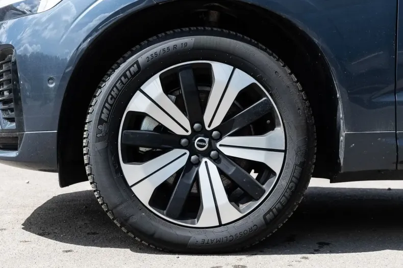 Volvo XC60 din 2023 cu 18.865 km - oferta VOL108965 - foto 3