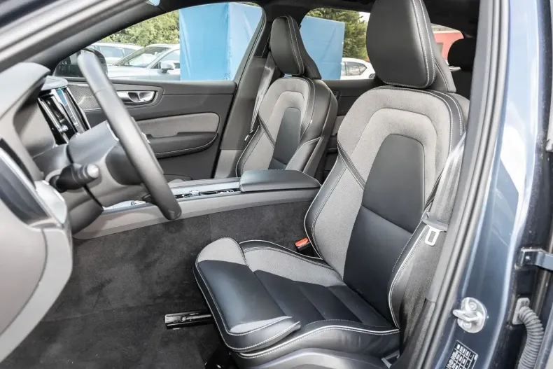 Volvo XC60 din 2023 cu 18.865 km - oferta VOL108965 - foto 12