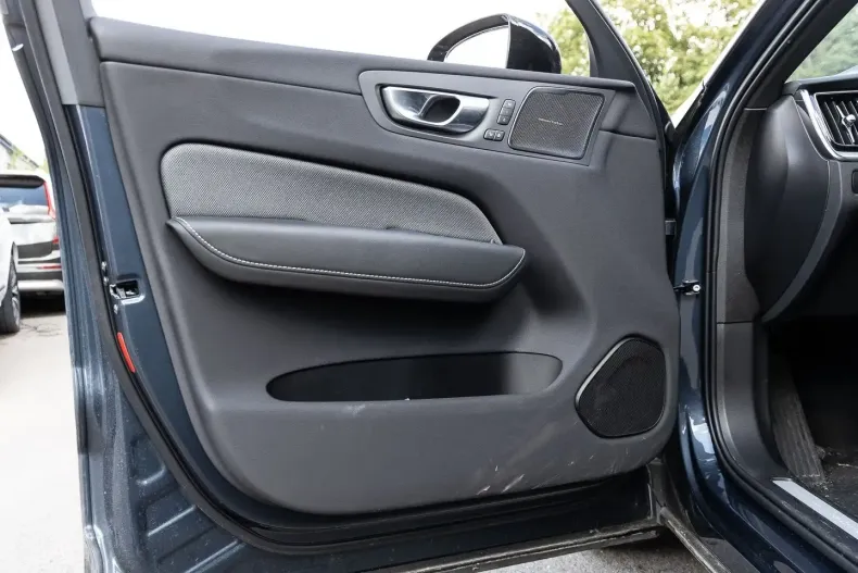 Volvo XC60 din 2023 cu 18.865 km - oferta VOL108965 - foto 16