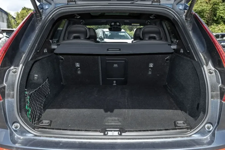 Volvo XC60 din 2023 cu 18.865 km - oferta VOL108965 - foto 18