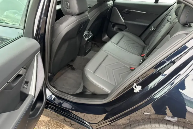 BMW 520 din 2023 cu 17.000 km - oferta BMW108996 - foto 9